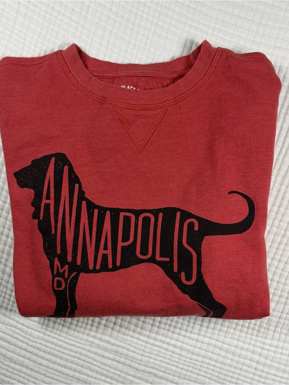 The Black Dog Red Sweatshirt with Black Annapolis Dog Graphic Sz S